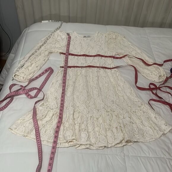 Zara White Cream Lace Mini Dress Size Small Scoop Neck Long Sleeve Ruffles - Picture 9 of 9